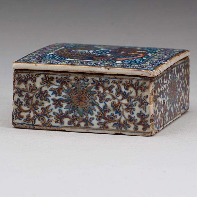 ASK med LOCK, porslin. Qing dynastin (1644-1912).