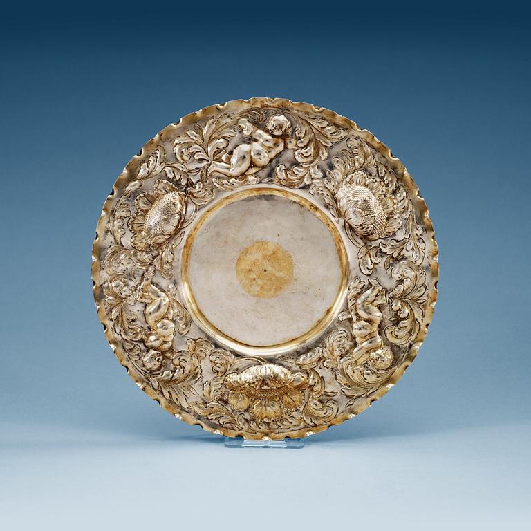 A German late 17th -/ early18th century parcel-gilt plate, makers mark of Heinrich Eickhoff, Hamburg -1698-1700.