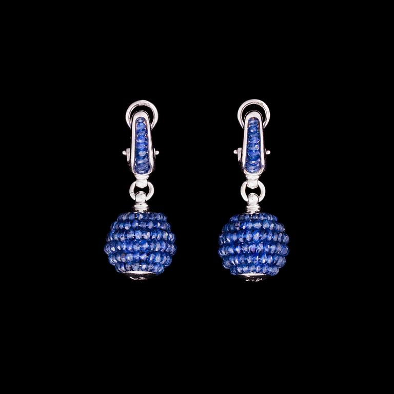 A PAIR OF EARRINGS, 18K white gold, sapphires. Zancan, Italy. Weight c. 15,7 g.