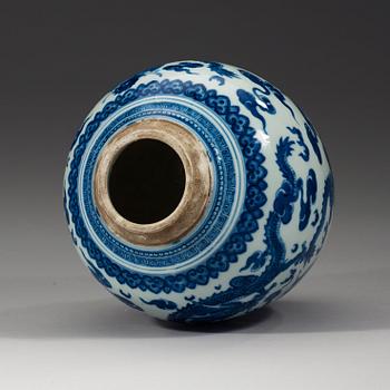 URNA, porslin. Qingdynastin, Qianlong (1736-95).