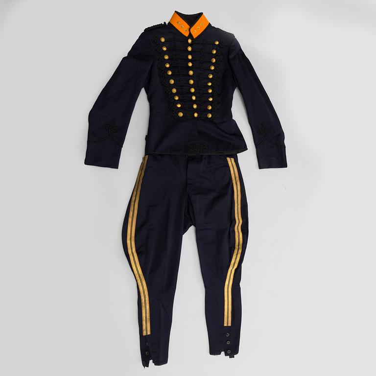 A Swedish uniform for an Artillery officer 1873 pattern.