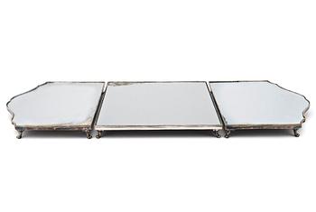 160. A argent hachè mirrored dinner table plateau, 18th century.