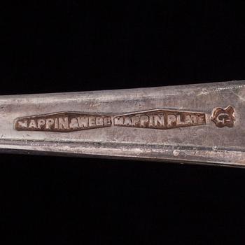 BESTICK, 35 delar, silver och nysilver, engelska, finska, ryska stämplar, 1845-1900-talets mitt. Total silvervikt 465 g.