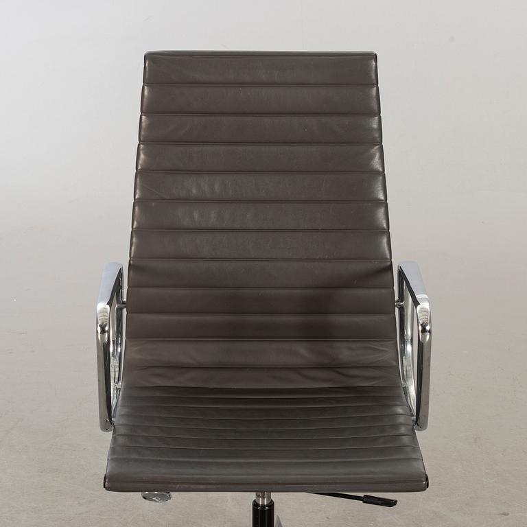 CHARLES & RAY EAMES, Kontorsstol EA 117 Vitra 1900-talets senare del.