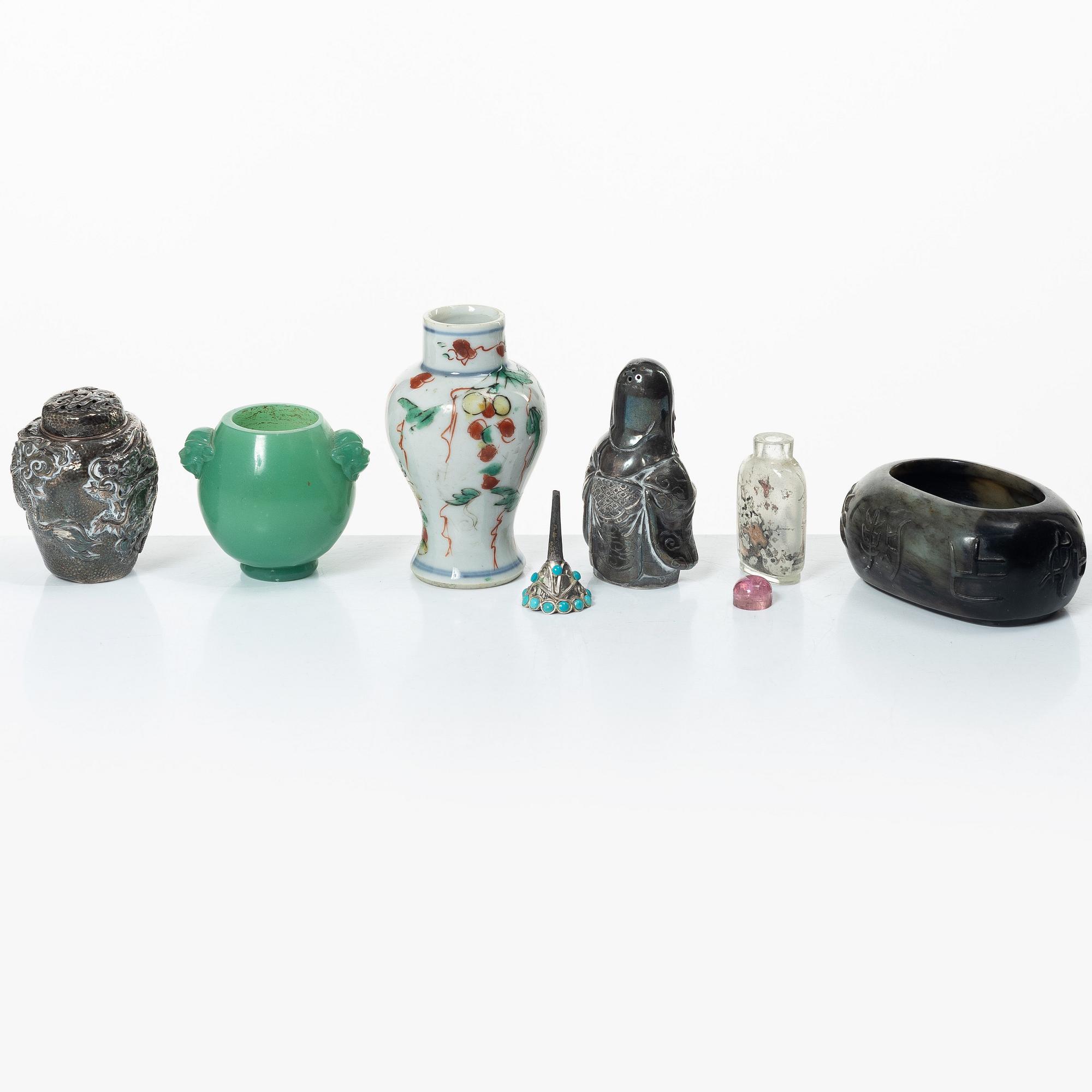 A group lot, Qing dynasty/early 20th century.