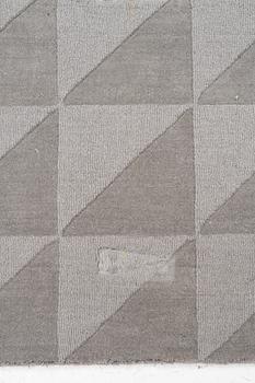 Carpet. Layered, approx. 400 x 300 cm.