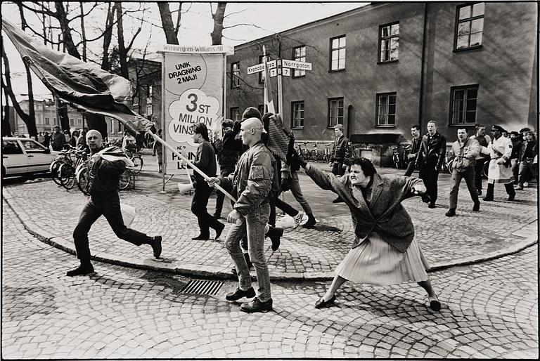Hans Runesson, "Kvinnan med handväskan", 1985.