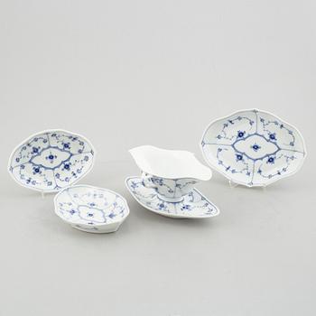 Sauce boat and three dishes, porcelain, "Blue Fluted Plain"/"Musselmalet", Royal Copenhagen, 1898-1923 and later.