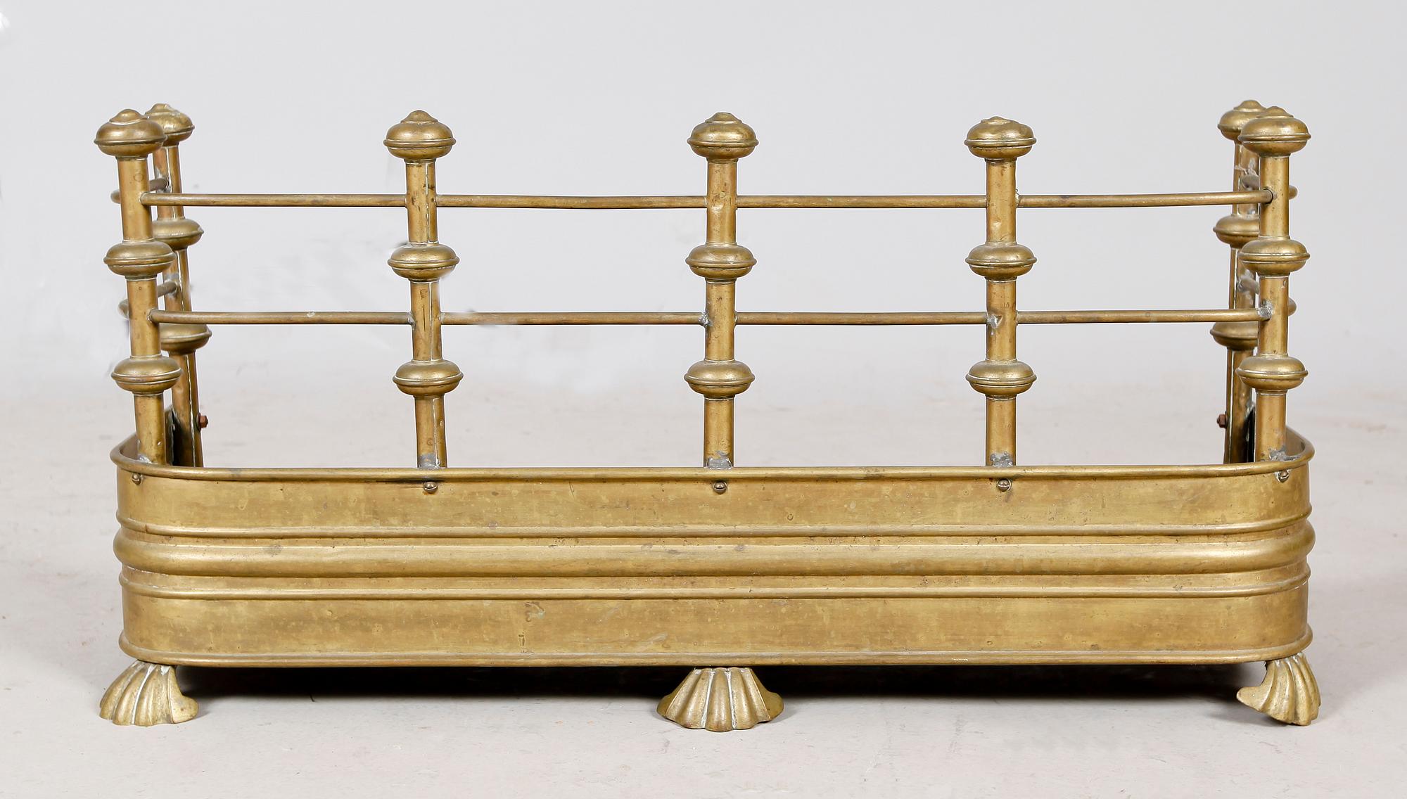 BRASSKYDD, mässing, 1800-talets andra hälft.