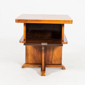 An Art Deco walnut 1930/40s side table.