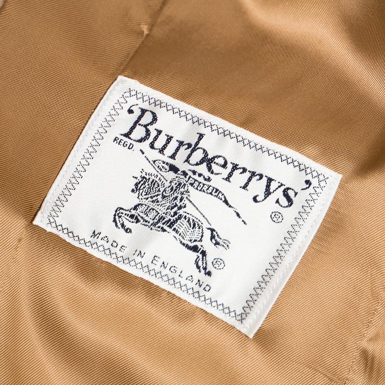 KAVAJ, Burberry.