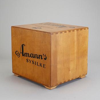 SYSILKELÅDA, Amann´s Sysilke, Valentin & Bråland, Stockholm, 1900-talets andra kvartal.