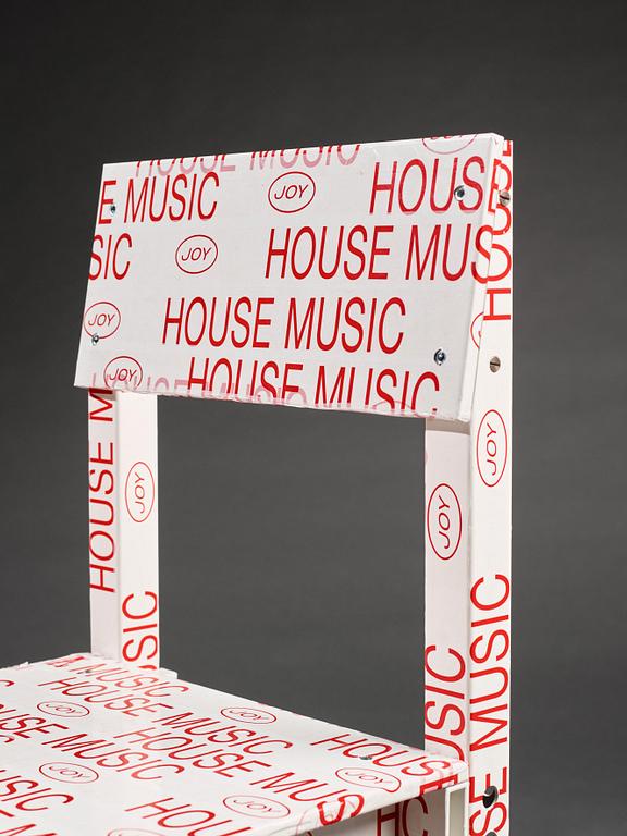 Fredrik Paulsen, a unique chair, "Chair One, Knuckles Chuckles", JOY, 2024.