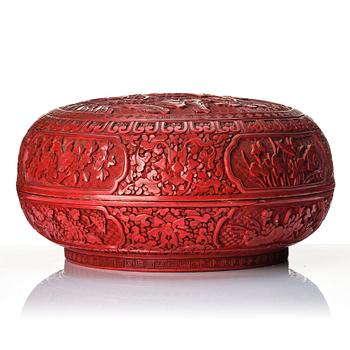 A large lacquer box with cover, Qing dynasty, with Qianlong mark.