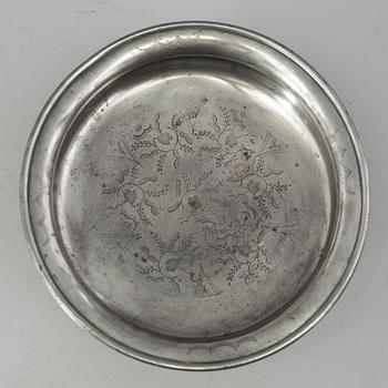 A peuter bowl by Anna Petrus for Firma Svenskt Tenn, 1928.