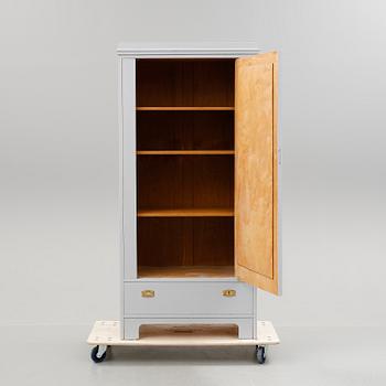 KLÄDSKÅP, 1900-talets början.