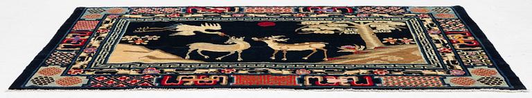 Carpet, China, approx. 124 x 205 cm.