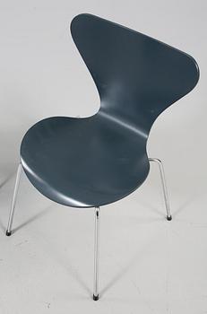 STOLAR, 6 st, "Sjuan", Arne Jacobsen, Fritz Hansen, Danmark, 1900-talets andra hälft.