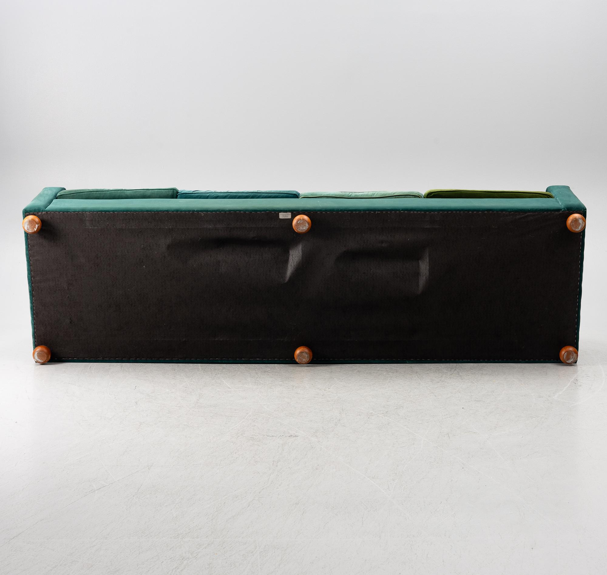 Josef Frank, soffa, "Långsoffan", modell 3031, Firma Svenskt Tenn.