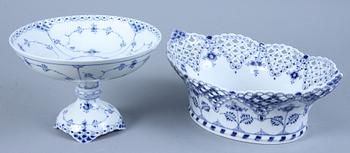 KAFFESERVISDELAR, 33 st, porslin "Musselmalet", Konglig Dansk.