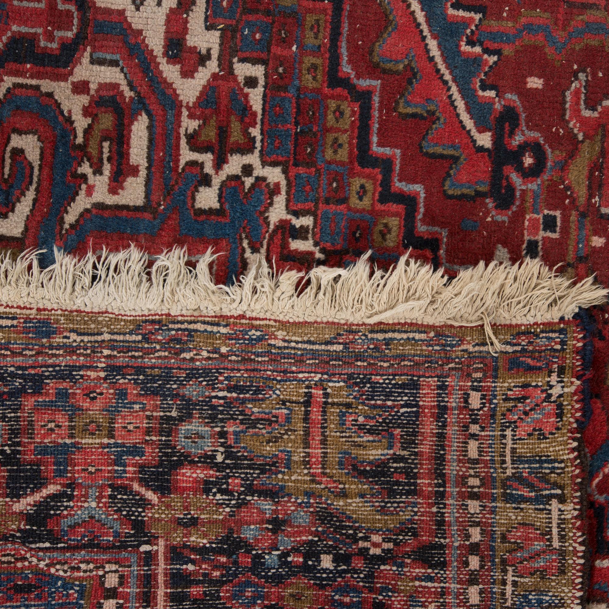 MATTA, semiantik, Heris. Ca 386 x 307 cm.