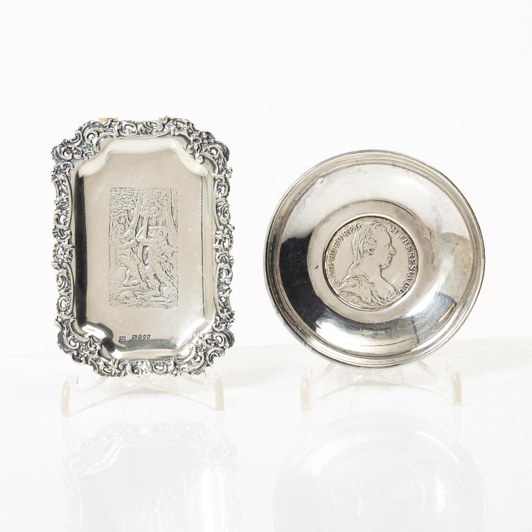 Bowl and tray, silver.