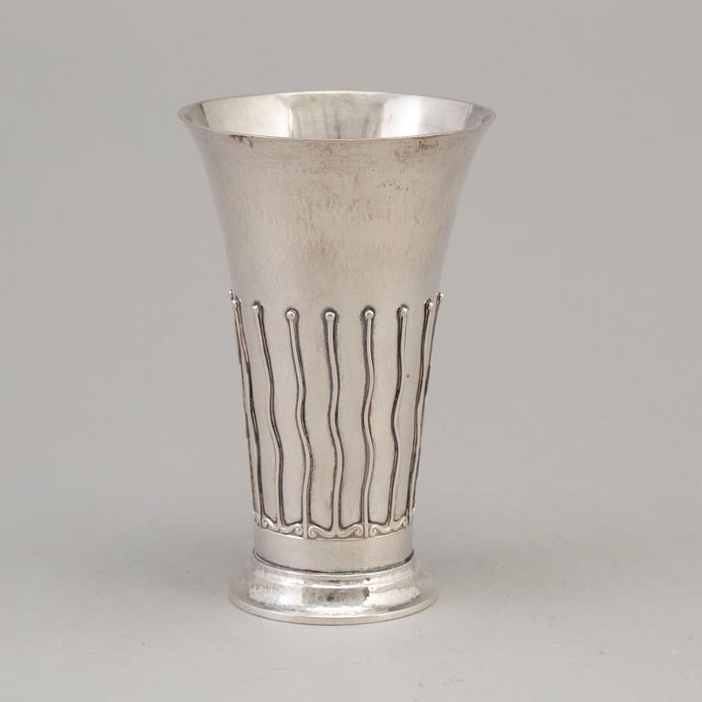 A Danish Art Nouveau silver beaker maker's mark A.N. Dragsted, Copenhagen, 1918.