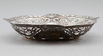 SKÅL, silver 800, Tyskland, 1900-talets första hälft. Vikt ca 397 gram.