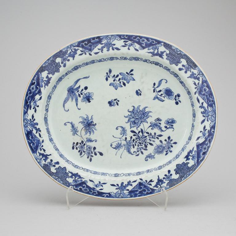 TERRINFAT / SKÅLFAT, porslin, Kina, Qianlong, (1736-95).