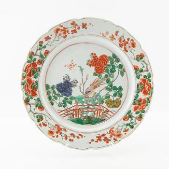 A famille verte plate, Qing dynasty, Kangxi (1662-1722).