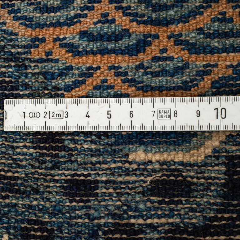 A RUG, semi-antique Baotou, China, ca 165 x 87 cm.