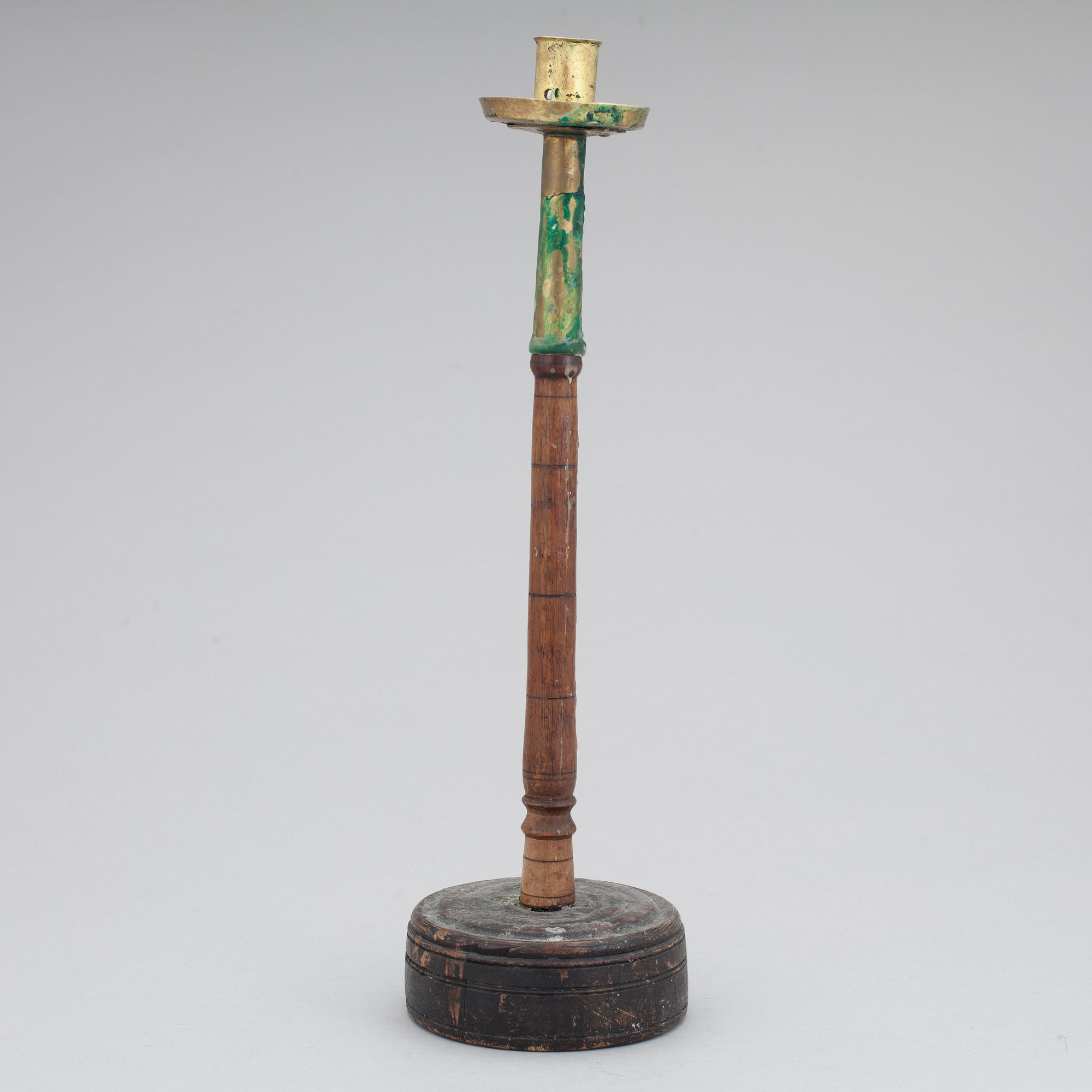 LJUSSTAKE, trä, mässing, 1800-tal.