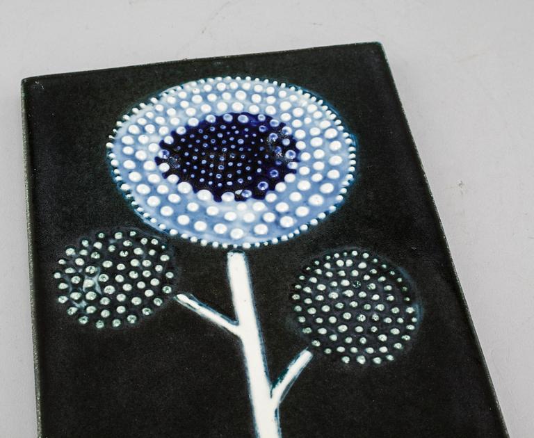 A stoneware wall plaque by SYLVIA LEUCHOVIUS for Rörstrands ateljé, second half of the 20th century.