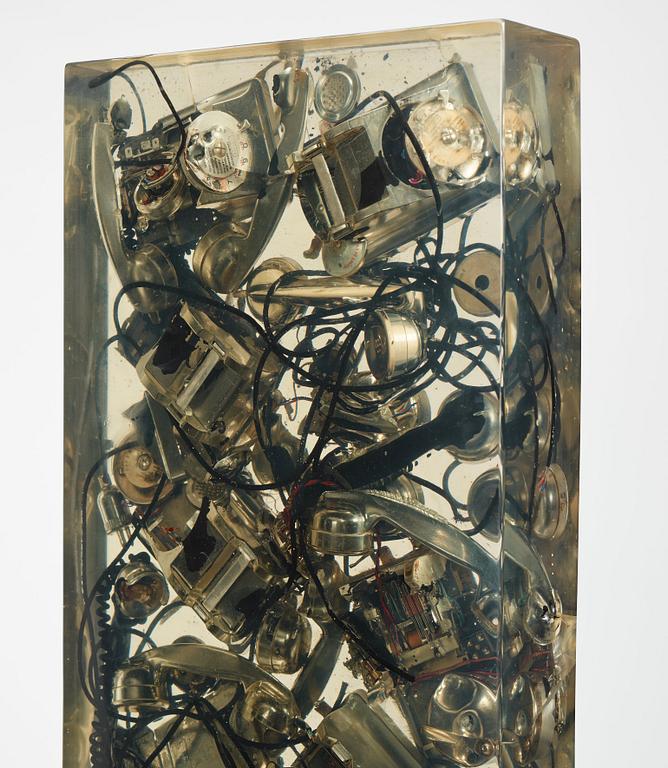Arman (Armand Pierre Fernandez), "Long distance".