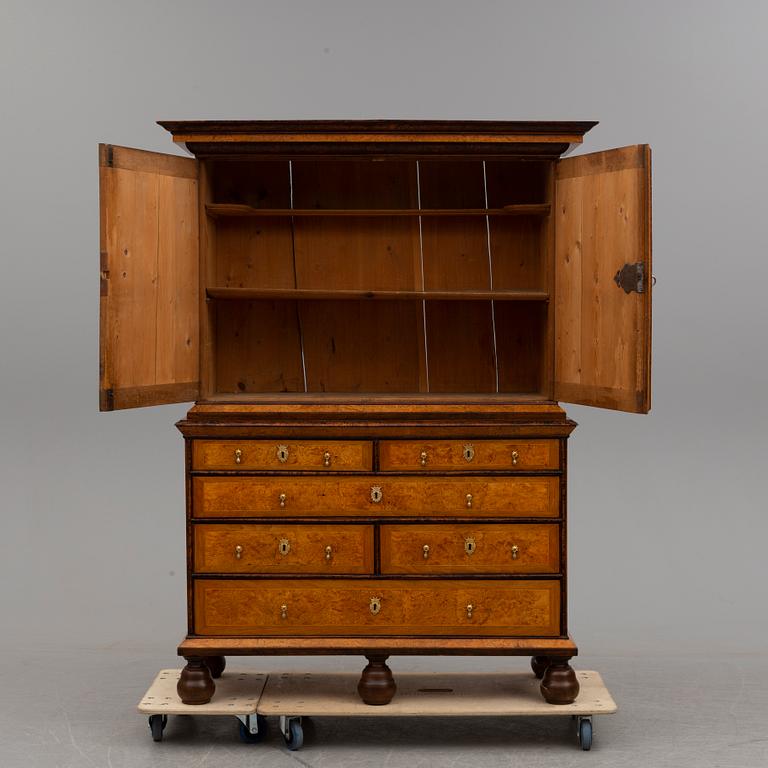 SKÅP, senbarock, Sverige, Fredrik I:s tid, 1700-talets första hälft.