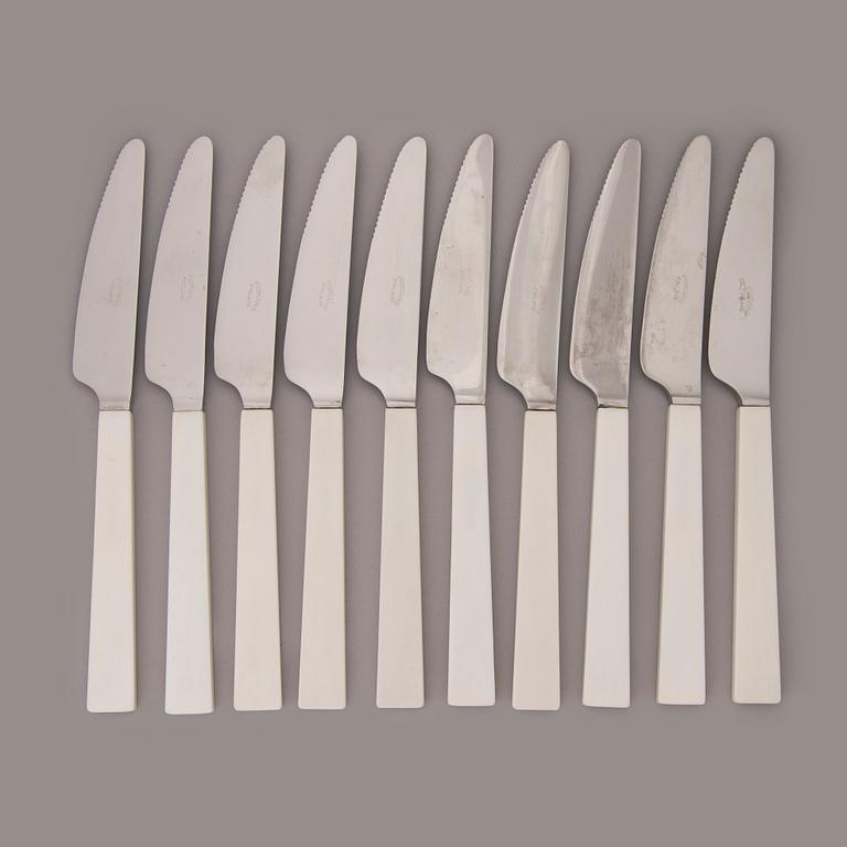 A mid-20th century 30-piece set of "Triennale" cutlery for Fiskars, Finland.