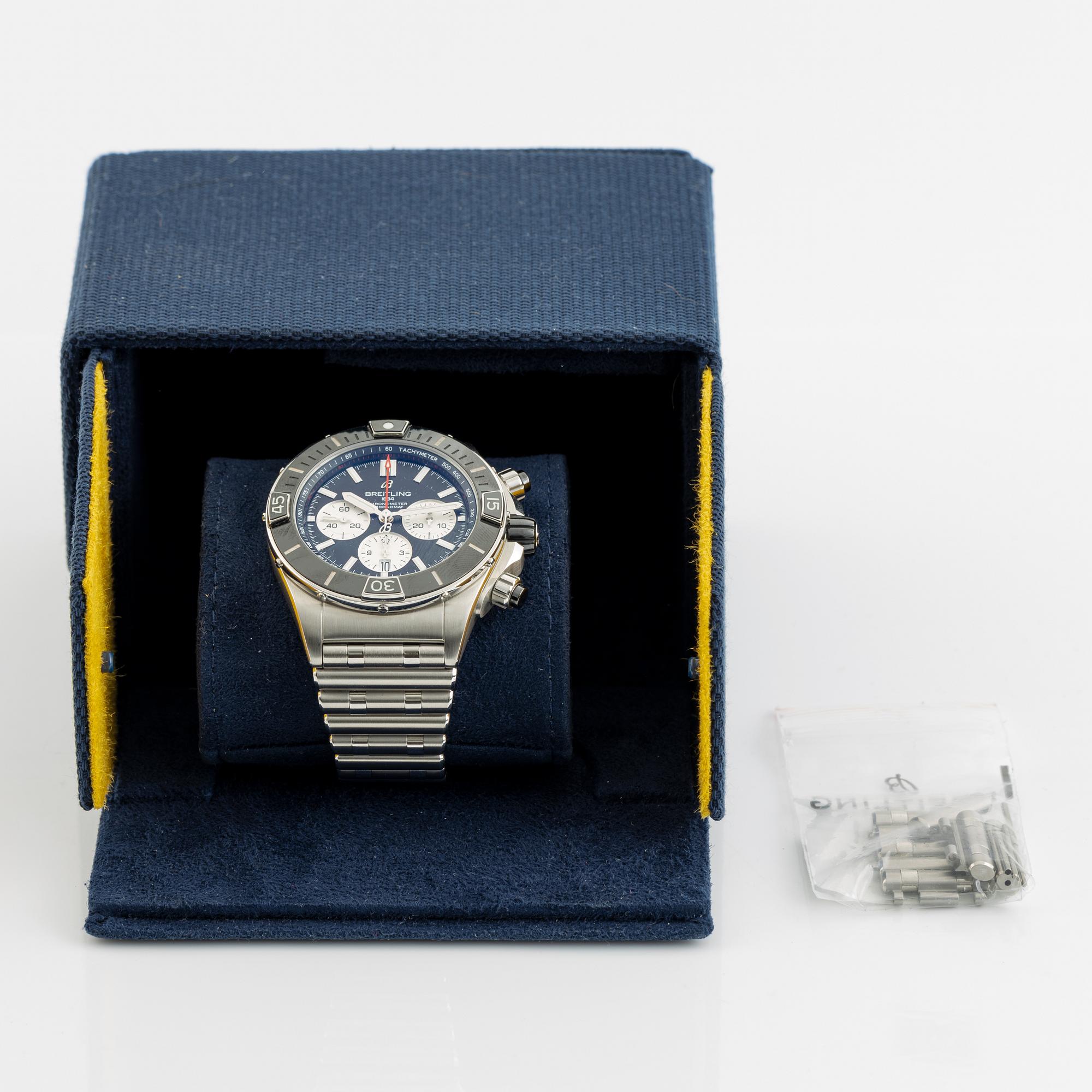 Breitling, Super Chronomat B01 44, chronograph, wristwatch, 44 mm.
