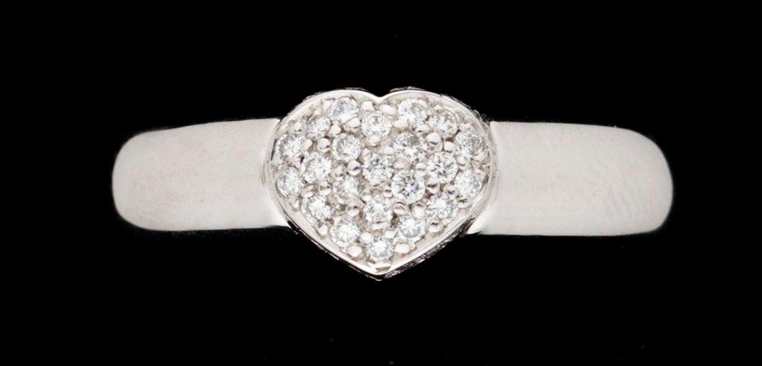 RING, vitguld med diamanter.