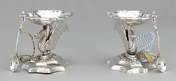 SALTKAR, ett par, silver, Wien, Österrike, 1849. Total vikt ca 265 g.