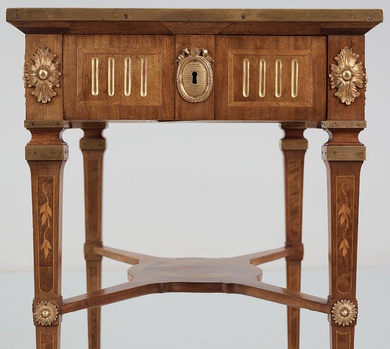 BORD, av Gottlieb Iwersson. Gustavianskt.