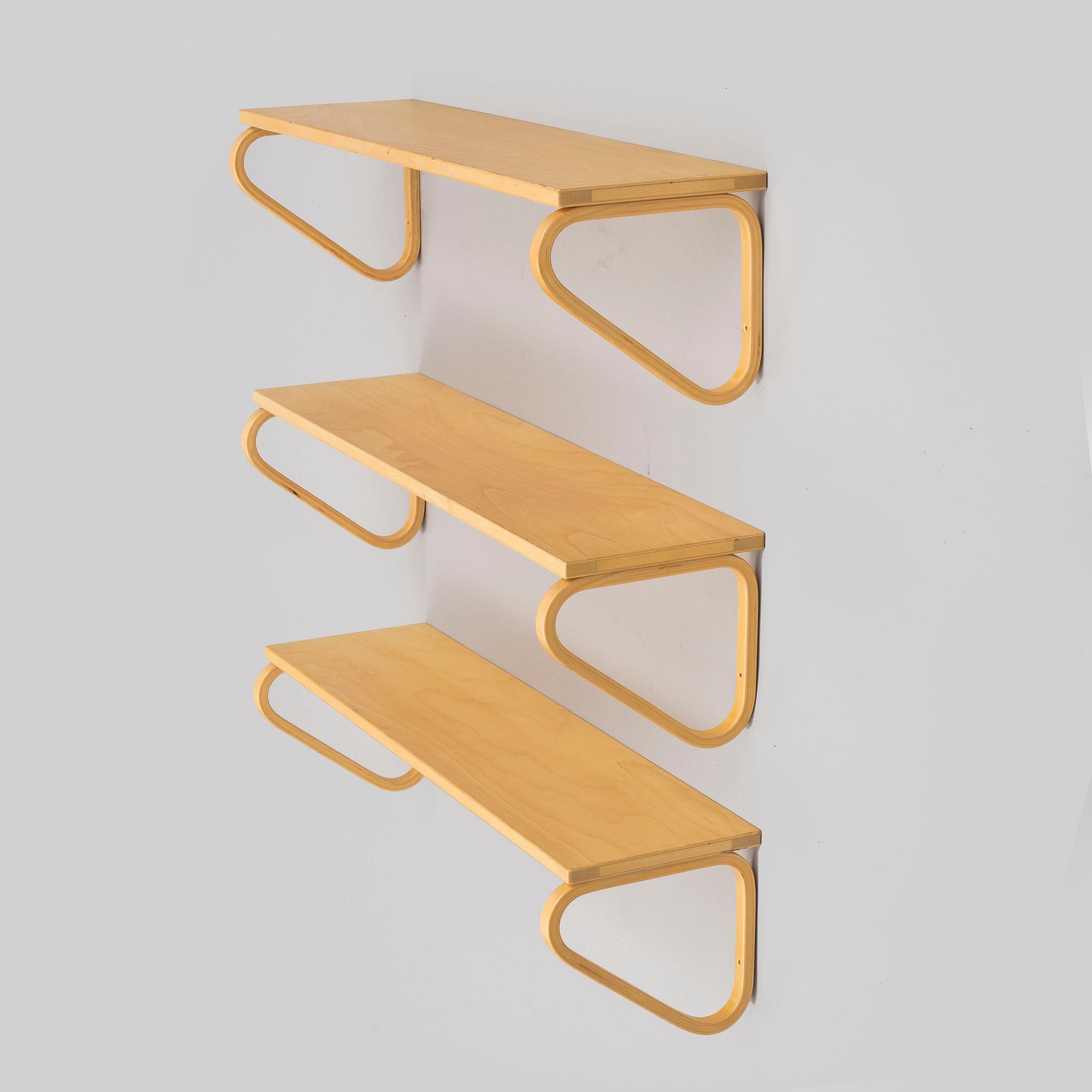 ALVAR AALTO, vägghyllor, 3 st, modell 112B Artek, 1900-talets slut.