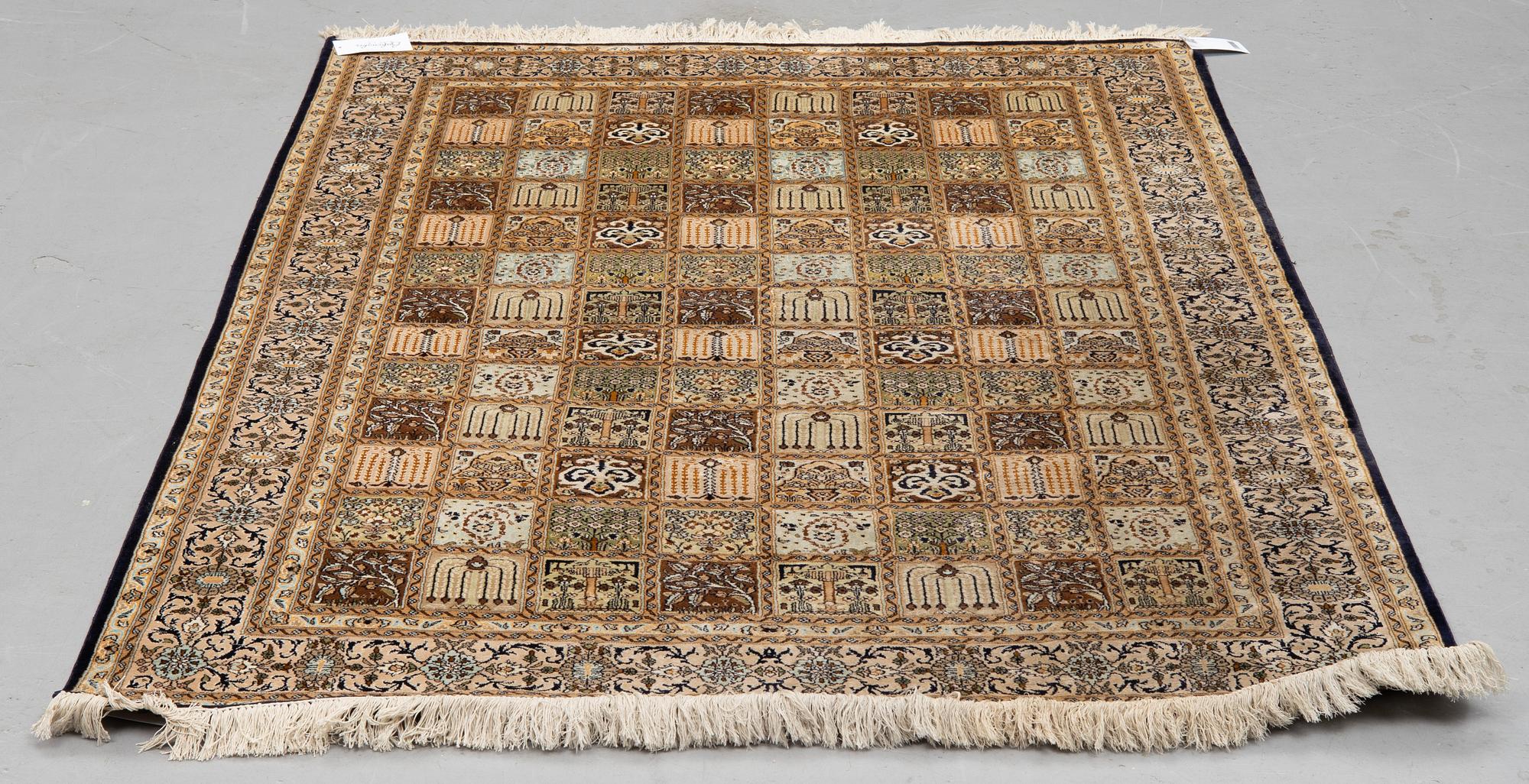 Rug, silk Qum, ca 187 x 124 cm.