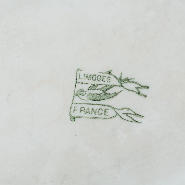 TVÄTTSERVIS, 3 dlr, tidigt 1900-tal, en del märkt Limoges, porslin.
