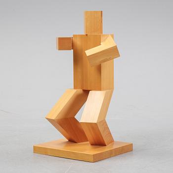 John-Erik Göransson, sculpture in wood, signed with monogram and dated JEG -95 underneath.