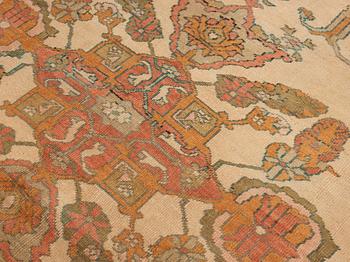 MATTA. Antique Ushak. 548 x 380,5 cm.