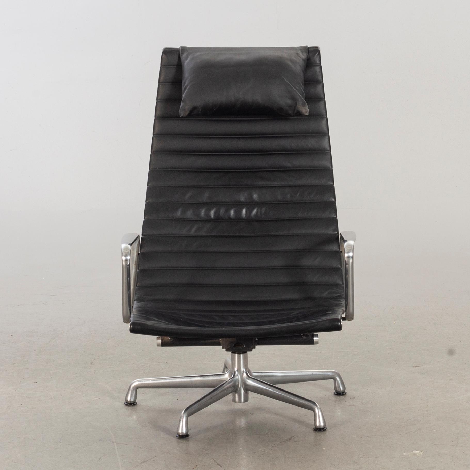 CHARLES AND RAY EAMES, An "EA-124, Aluminium Group", Herman Miller lounge chair. USA.