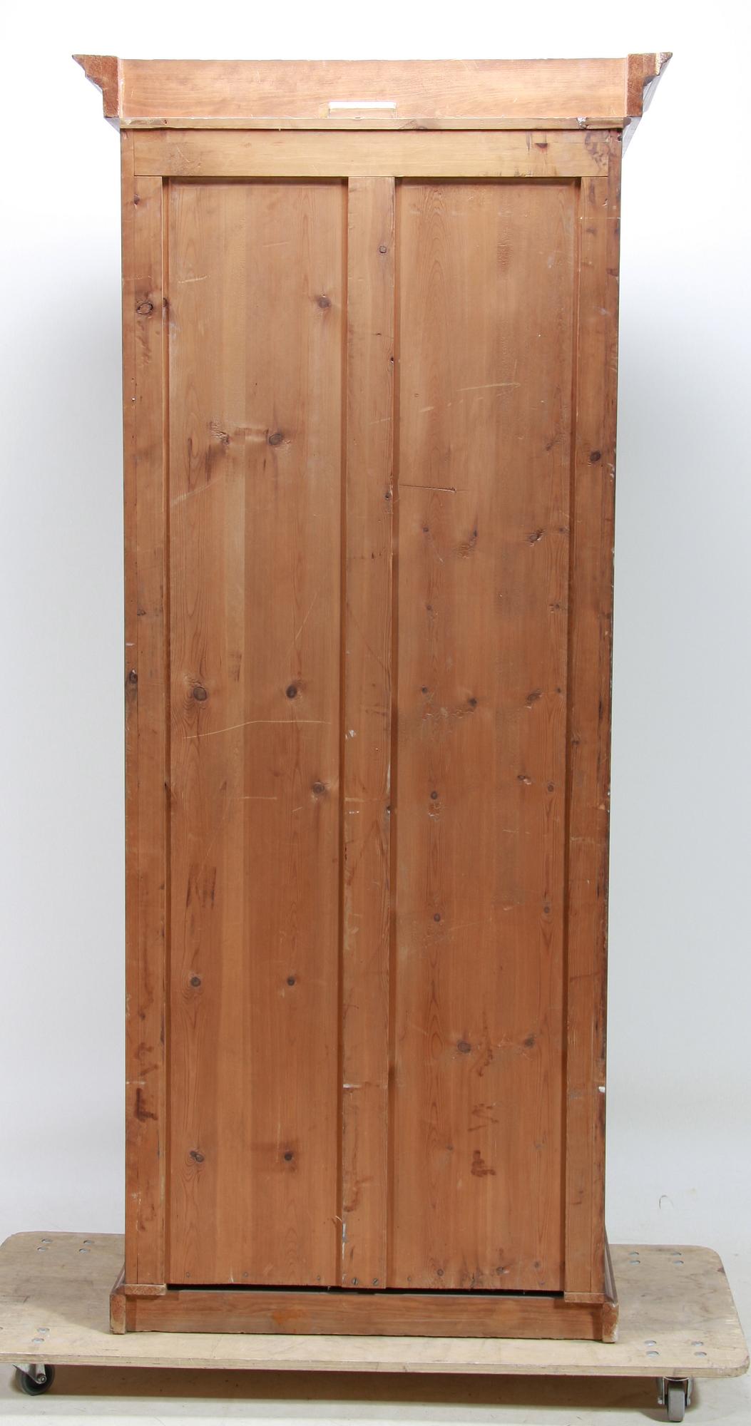 KLÄDSKÅP, nyrenässans, 1800-talets slut.