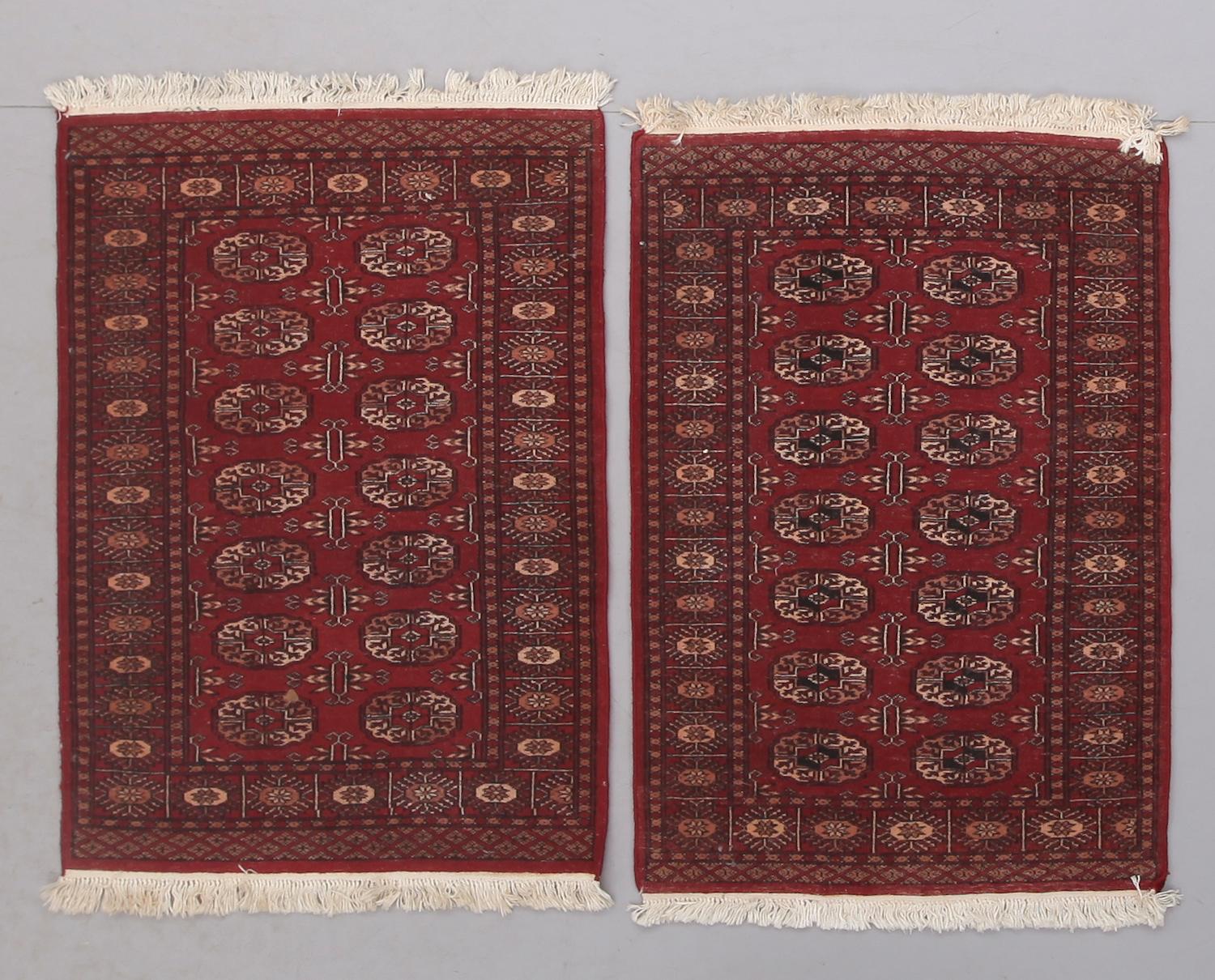 MATTOR, 2 st, Kashmir. 115 x 82 cm.
