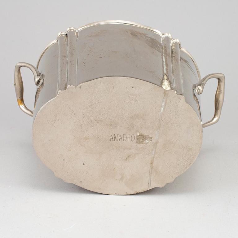 A 20th century plate champagne cooler.
