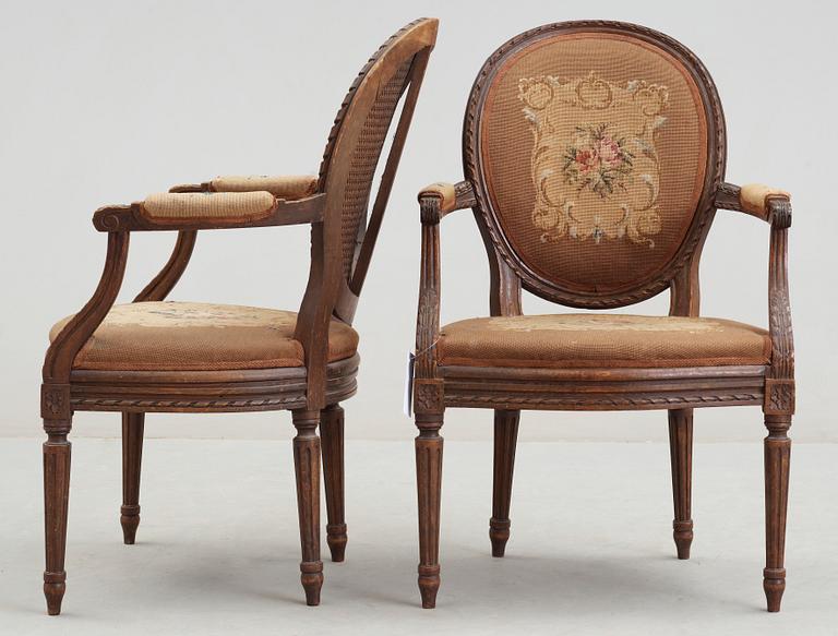 KARMSTOLAR, ett par, Louis XVI-stil, 1900-tal.